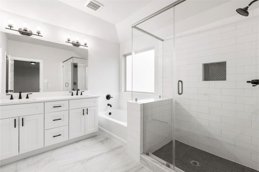 Furnished interior view inside a new home in Glendale Lakes, Rosharon (Image 8). Furnished interior view inside a new home in Glendale Lakes, Rosharon (Image 8).