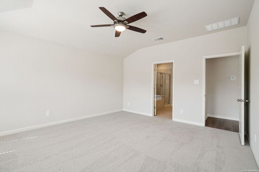 Spacious, unfurnished interior of a new home in Estancia Ranch - Classic Series, San Antonio (Image 34).