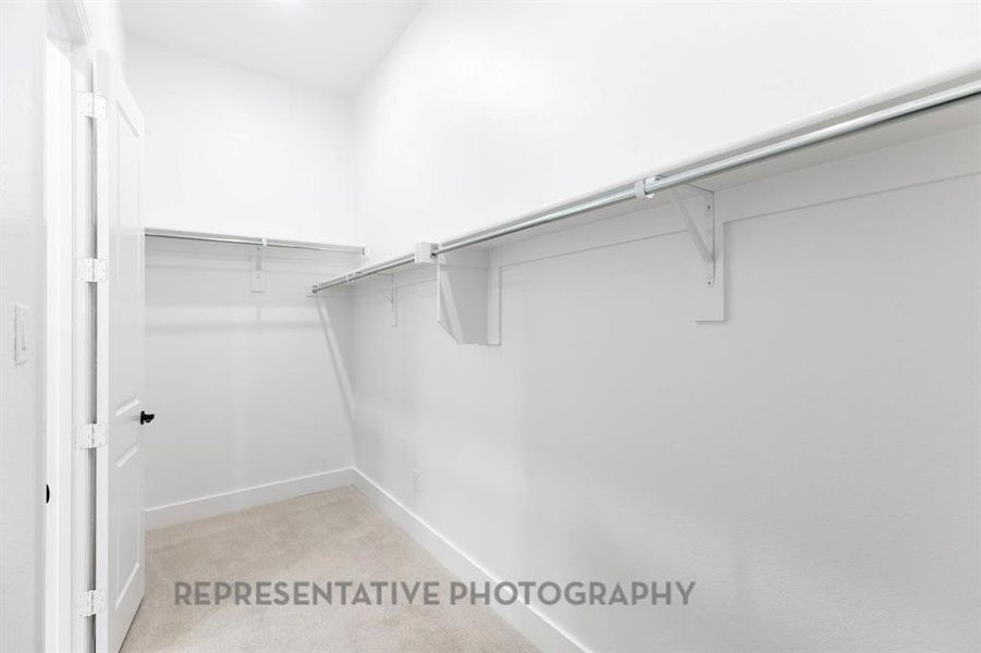 Spacious, unfurnished interior of a new home in Dove Hollow, Waxahachie (Image 20). Spacious, unfurnished interior of a new home in Dove Hollow, Waxahachie (Image 20).