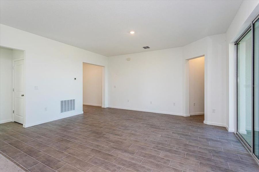 Spacious, unfurnished interior of a new home in Cypress Park Estates, Haines City (Image 14). Spacious, unfurnished interior of a new home in Cypress Park Estates, Haines City (Image 14).