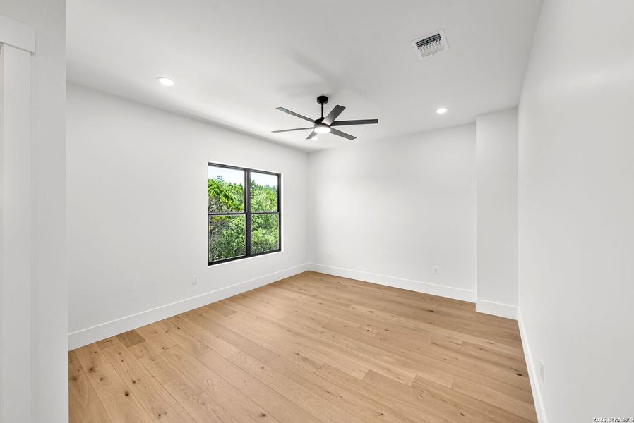 Spacious, unfurnished interior of a new home in , Boerne (Image 24).