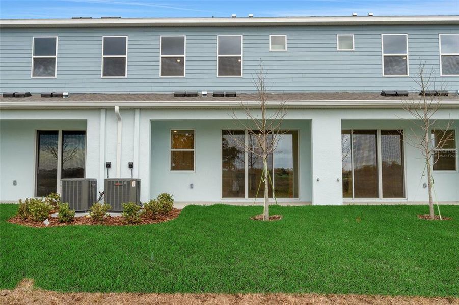 Exterior details and patio area of a home in Shores at Mirada, San Antonio (Image 3).