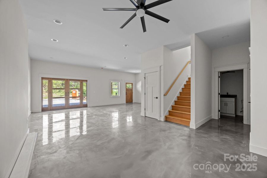 Lower level with full bath Lower level with full bath