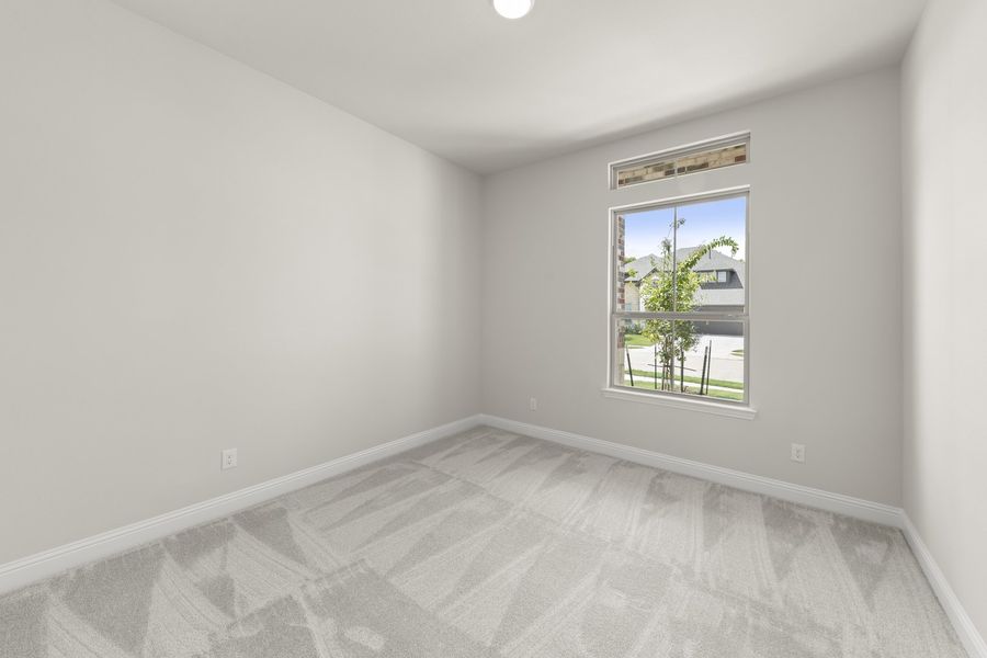Spacious, unfurnished interior of a new home in River Ranch, Van Alstyne (Image 27).