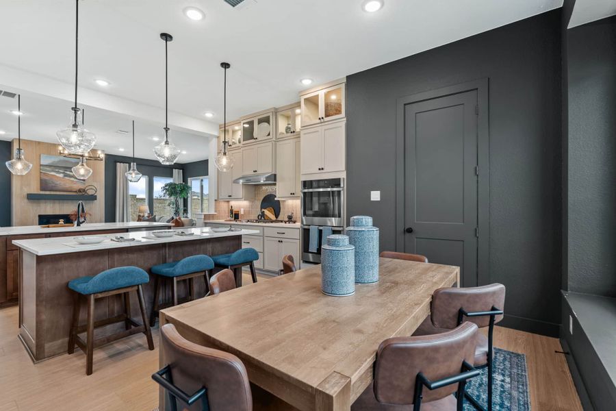 Furnished interior view inside a new home in Beacon Point, Texas City (Image 73). Furnished interior view inside a new home in Beacon Point, Texas City (Image 73).