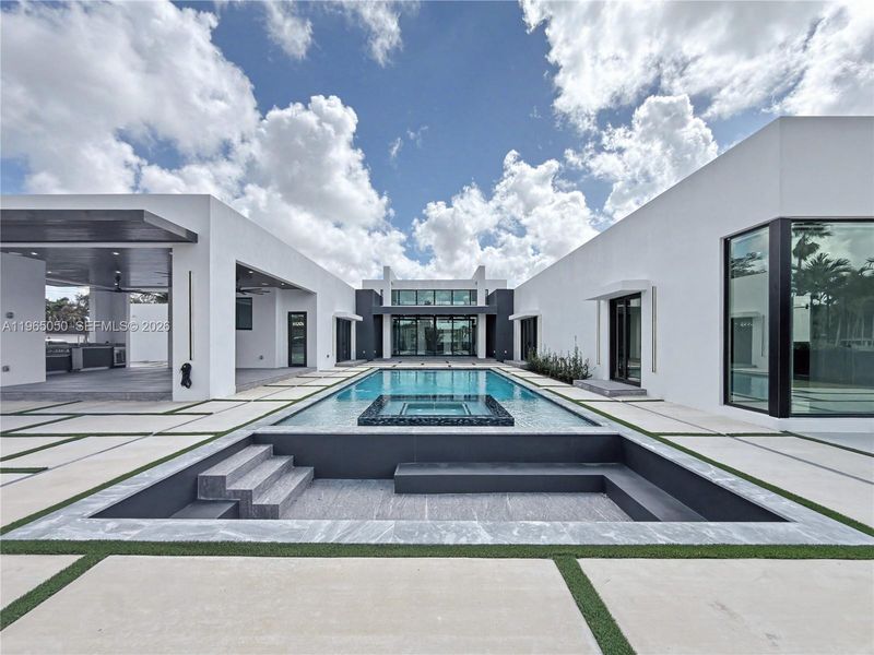 Exterior details and patio area of a home in , Miami (Image 29).