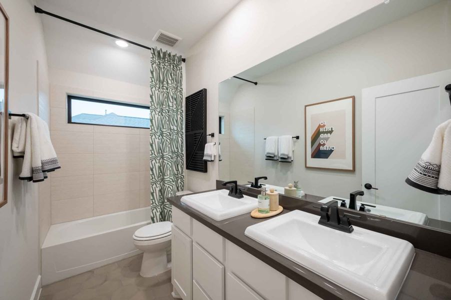 Furnished interior view inside a new home in Trillium 60′, Richmond (Image 27). Furnished interior view inside a new home in Trillium 60′, Richmond (Image 27).