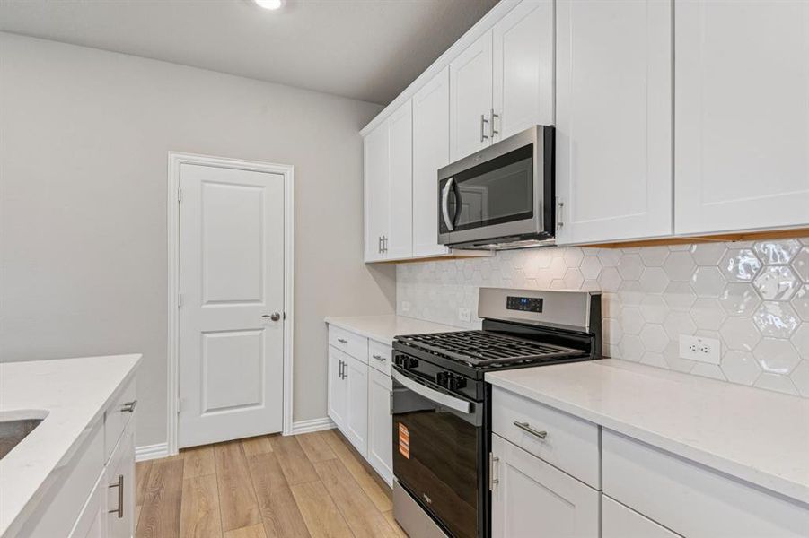 Photo is not of the actual home, but is an inspirational photo of builder’s model home and may depict options, furnishings, and/or decorator features that are not included.