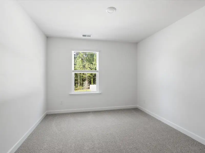 Spacious, unfurnished interior of a new home in Courts at Brook Run, Moncks Corner (Image 14).