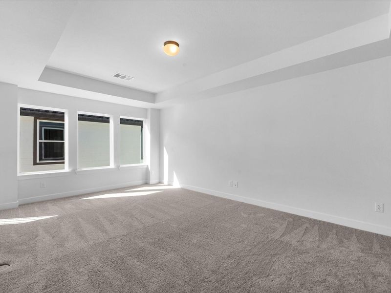 Spacious, unfurnished interior of a new home in Sienna, Missouri City (Image 14).