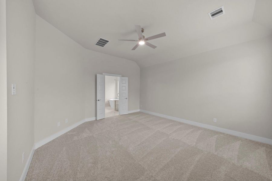 Spacious, unfurnished interior of a new home in Beacon Hill, Waller (Image 29).