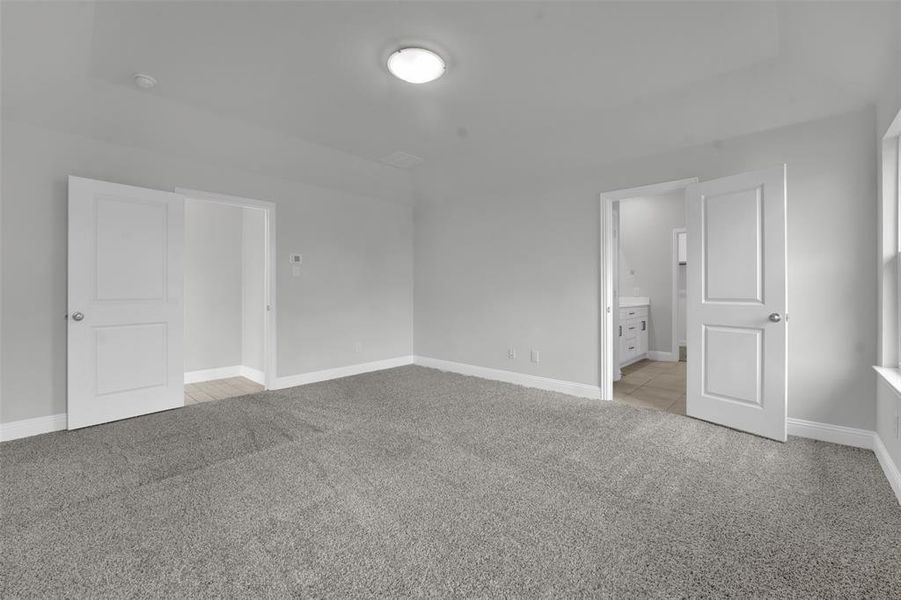 Spacious, unfurnished interior of a new home in , Princeton (Image 18).