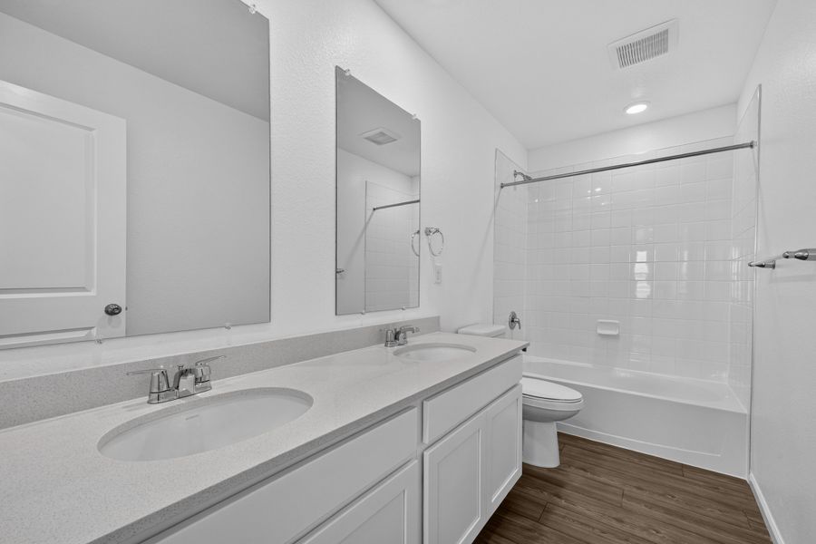 Furnished interior view inside a new home in Lake Bluff, Greeley (Image 7).
