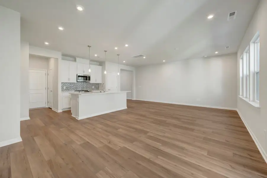 Spacious, unfurnished interior of a new home in Millstone, Cramerton (Image 16).