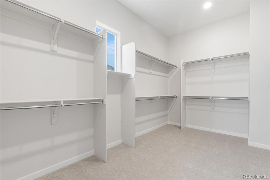 Spacious, unfurnished interior of a new home in Hilltop at Inspiration, Aurora (Image 20).