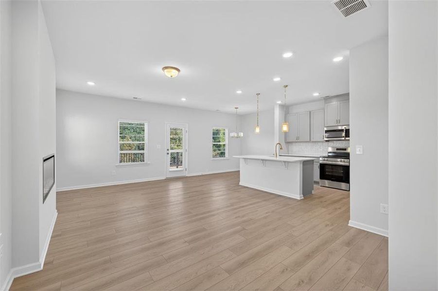 Spacious, unfurnished interior of a new home in Franklin Manor, Lawrenceville (Image 17).