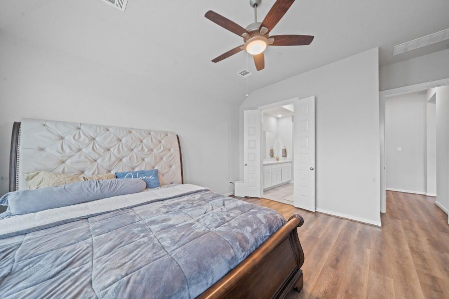 Furnished interior view inside a new home in Marvida 45', Cypress (Image 24). Furnished interior view inside a new home in Marvida 45', Cypress (Image 24).