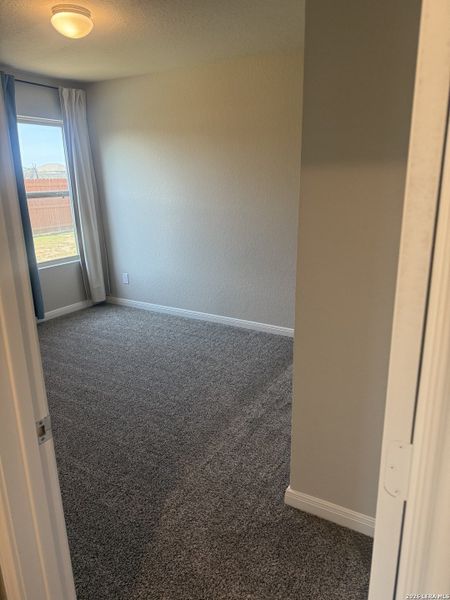 Spacious, unfurnished interior of a new home in Jordan's Ranch, San Antonio (Image 18).
