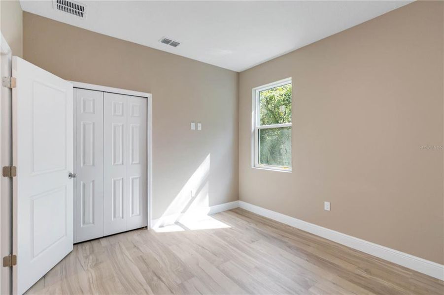 Spacious, unfurnished interior of a new home in , Clermont (Image 24).