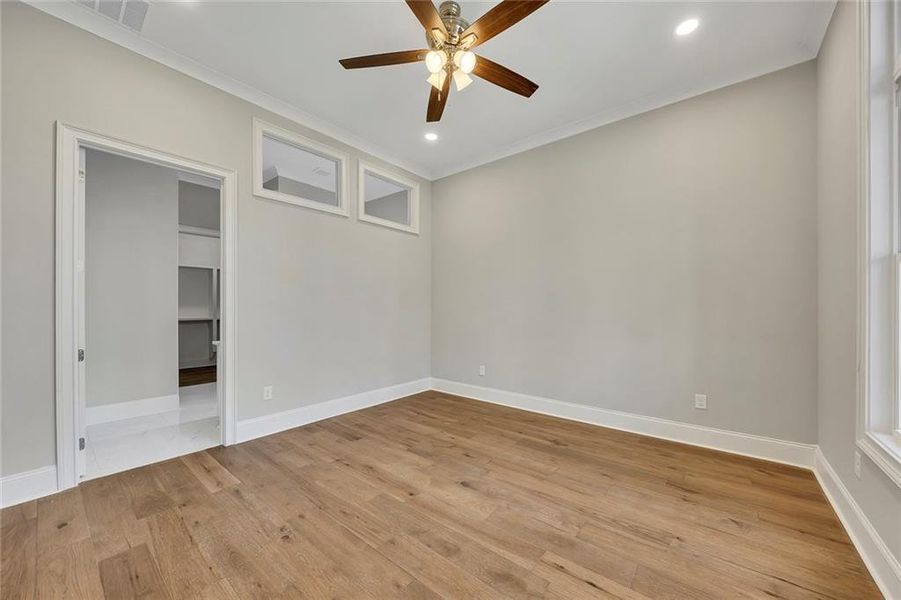 Spacious, unfurnished interior of a new home in , Jasper (Image 26).