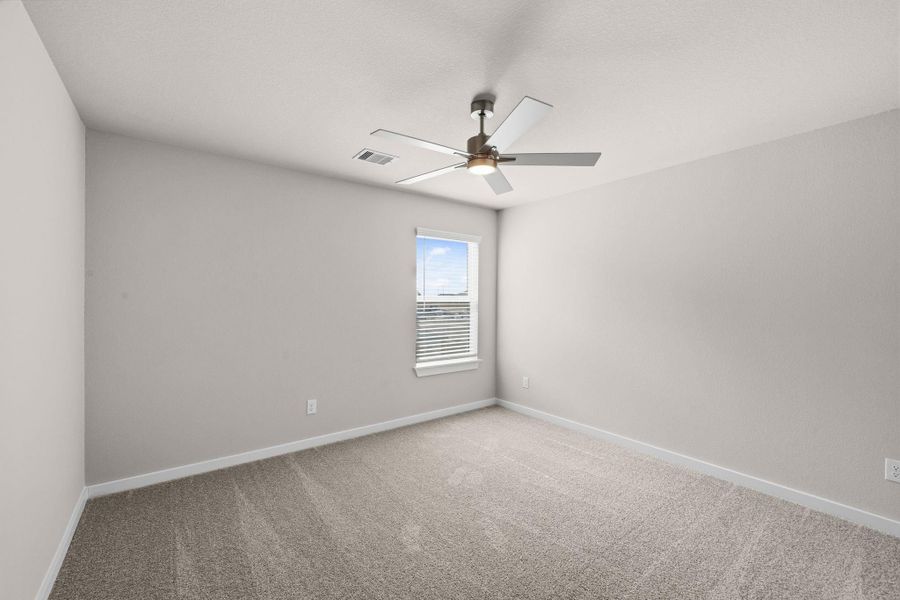 Spacious, unfurnished interior of a new home in Sunterra Lakes, Fulshear (Image 16).