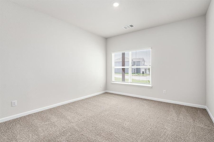 Spacious, unfurnished interior of a new home in College Park, Dallas (Image 15).