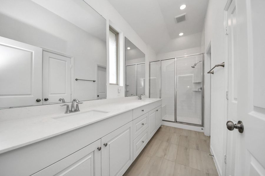 Primary Ensuite Bath