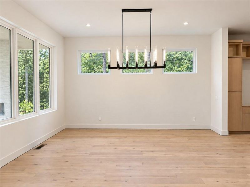 Spacious, unfurnished interior of a new home in , Sandy Springs (Image 6).