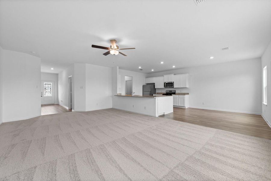 Spacious, unfurnished interior of a new home in Sunset Oaks, Maxwell (Image 8). Spacious, unfurnished interior of a new home in Sunset Oaks, Maxwell (Image 8).