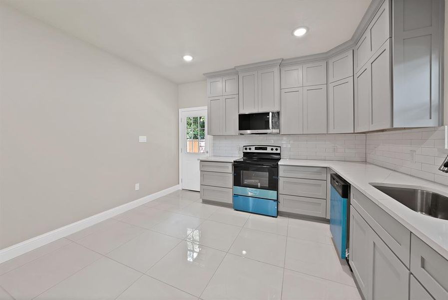 Furnished interior view inside a new home in , Cleburne (Image 7).
