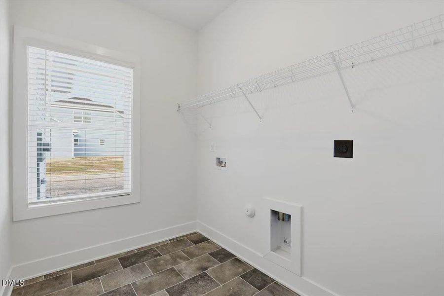 Spacious, unfurnished interior of a new home in Jackson Ridge, Pikeville (Image 22).