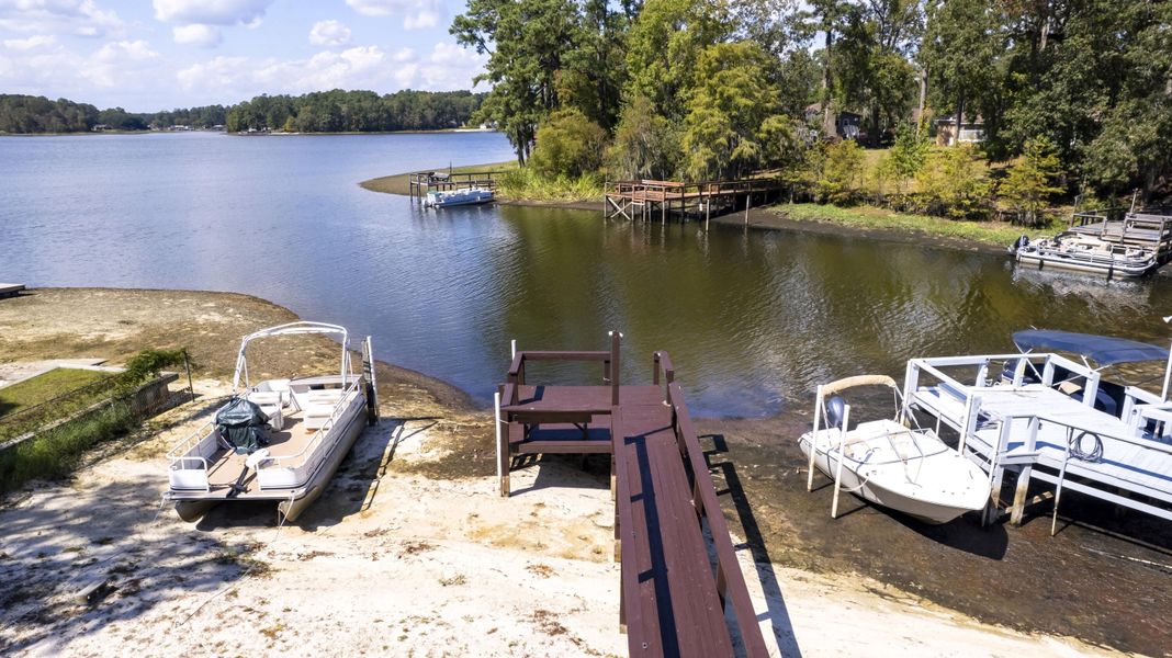 Image 40 of a home in .