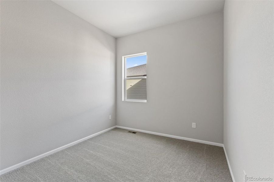 Spacious, unfurnished interior of a new home in , Golden (Image 38).