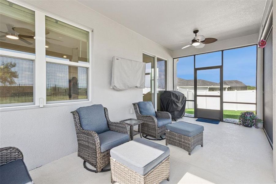 Exterior details and patio area of a home in , Mascotte (Image 4).