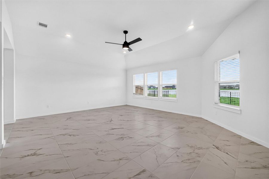 Spacious, unfurnished interior of a new home in Foxtail Palms, Manvel (Image 21).