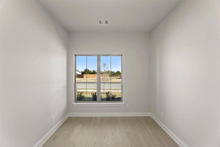 Spacious, unfurnished interior of a new home in Ridgepoint - Phase 1, Midlothian (Image 33).