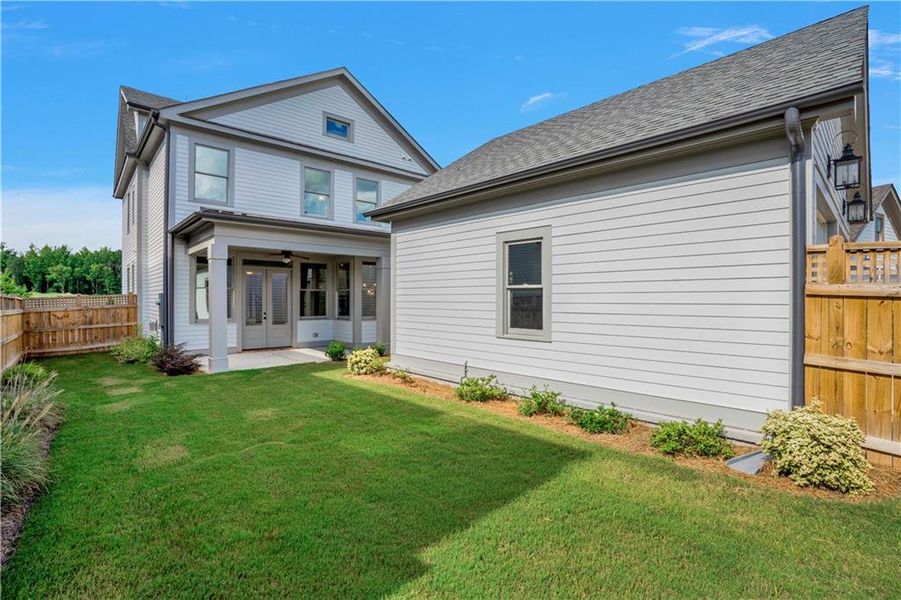 Exterior details and patio area of a home in Eastmore, Conyers (Image 4).