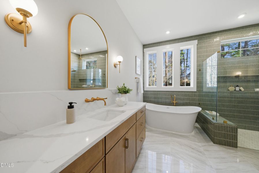 RGA-0409-00_Ballentine B_Primary Bath