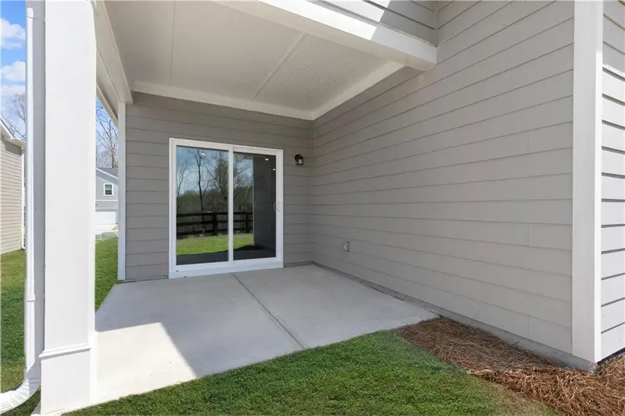 Exterior details and patio area of a home in Avery Ridge, Gainesville (Image 3).