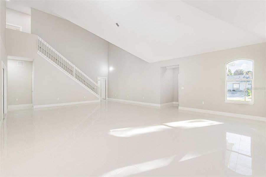 Spacious, unfurnished interior of a new home in , Palm Bay (Image 16).