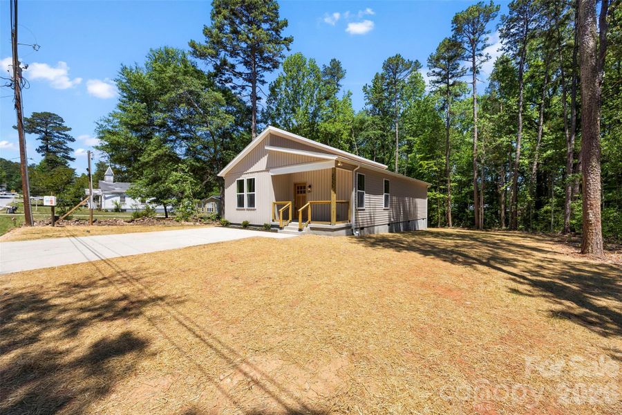 Exterior details and patio area of a home in , Kannapolis (Image 3).