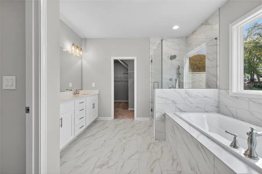 Furnished interior view inside a new home in , Gainesville (Image 46).