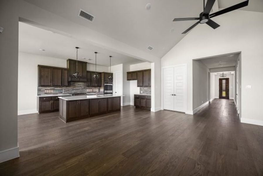 Image 71 of a home in Heath Golf and Yacht Club.