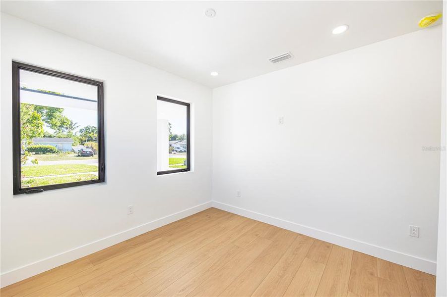 Spacious, unfurnished interior of a new home in , St. Petersburg (Image 54).