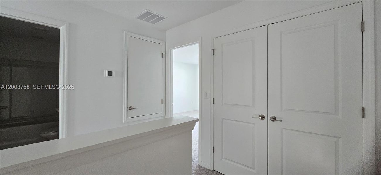 Spacious, unfurnished interior of a new home in , Davenport (Image 19).