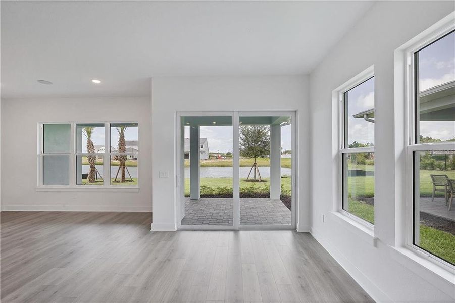 Spacious, unfurnished interior of a new home in Gracewater at Sarasota, Sarasota (Image 34).