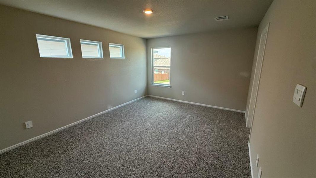 Spacious, unfurnished interior of a new home in Orchard Village, Fort Worth (Image 7). Spacious, unfurnished interior of a new home in Orchard Village, Fort Worth (Image 7).
