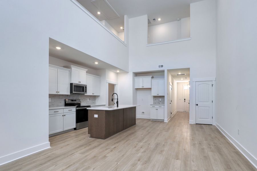 Furnished interior view inside a new home in Bally Castle, Murrells Inlet (Image 10).
