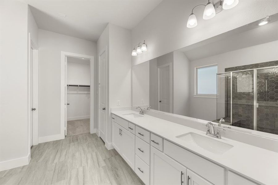 20. 7204 Camilla - Bath