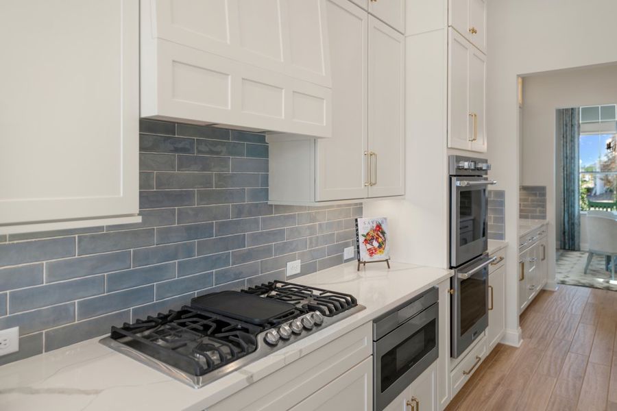 Representative interior finishes for a home built from the Sawyer by Riverside Homes in Mariposa at EverRange, Jacksonville (Image 87).